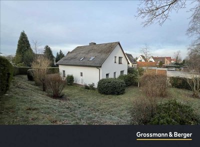 Zweifamilienhaus auf tollem Grundstück