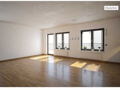 Provisionsfrei Etagenwohnung in 10789 Berlin, Eislebener Str.