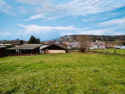 Kleines EFH (Abrissgrundstück) - unverbaubare Feldrandlage.