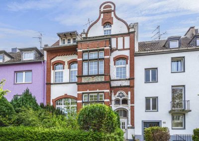 Charmantes Dreiparteienhaus mit Stilfassade in bevorzugter Lage (teilsaniert)