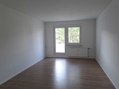 4-Zimmer-Wohnung mit EBK und Balkon