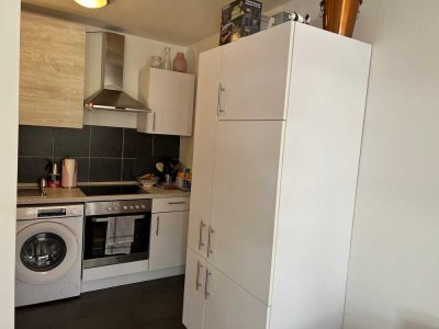 Geschmackvolle, modernisierte 2-Zimmer-Wohnung mit Balkon in Köln Weiden