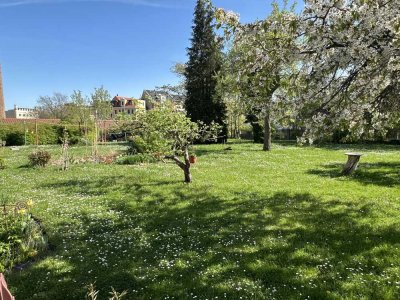 Zentrale, helle 3-Raumwohnung, im 1.Obergeschoss mit tollem Ausblick & sonnigem Gemeinschaftsgarten!