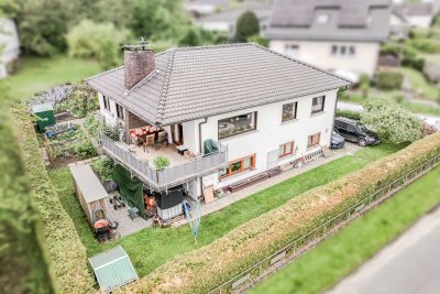 Gepflegtes Wohnhaus mit ebenerdiger Einliegerwohnung und Garten