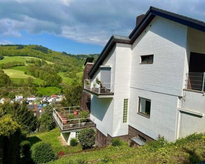 Von Privat: Freistehendes Einfamilienhaus mit unverbaubarer herrlicher Aussicht