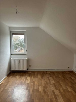 Kleine 3-Zimmer-Dachgeschoss-Wohnung