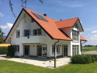 Lichtdurchflutetes Architekten-Einfamilienhaus mit grünem Paradies - Provisionsfrei