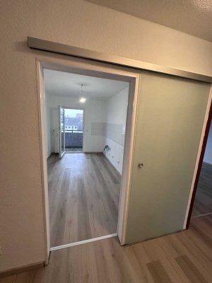 *Erstbezug nach Sanierung* 3,5-Zimmer-Wohnung mit Balkon und Garage in Mülheim-Speldorf