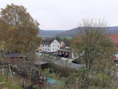 Grundrenovierte 4 Zimmer Wohnung im 1. Stock