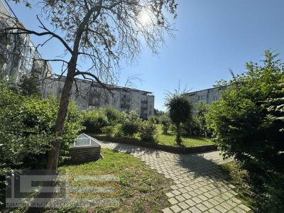 Über den Dächern der Stadt. 2 Zimmer Wohnung mit Dachterrasse.