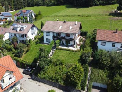 Zweifamilienhaus mit tollem Bergblick und viel Gestaltungspotenzial