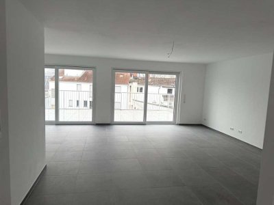 Provisionsfrei! Erstbezug! Exklusives Penthouse! Barrierefrei mit Terrasse in zentraler Lage!