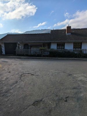 Einfamilienhaus in ruhiger Seitenstraße mit toller Fernsicht