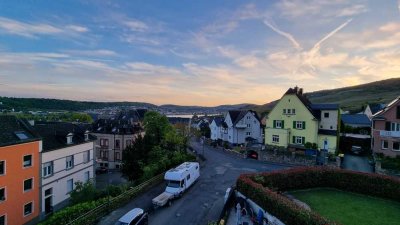 NEUBAU-ERSTBEZUG! 4-Zimmer-Whg. mit Balkon in ruhiger, beliebter Lage in RÜD! Energieeffizienzhaus!