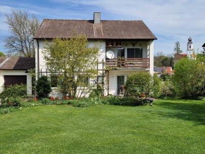 Großzügiges Grundstück mit Einfamilienhaus, traumhafte Lage in Freising, zusätzl. Bebauung möglich