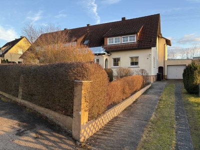 Gepflegte, ältere Doppelhaushälfte mit Garage | sofort frei