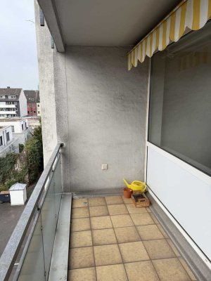 Freundliche und gepflegte 2,5-Zimmer-Wohnung mit Balkon in Köln Sülz