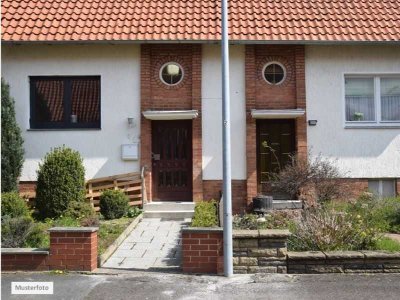 Provisionsfrei Einfamilienhaus in 12349 Berlin, Buckower Weg