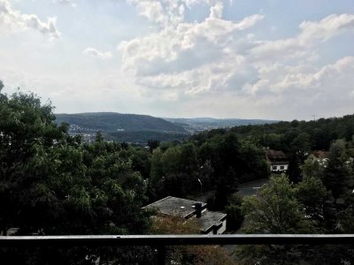 3-ZKB mit Balkon, Küche und unverbaubarer Fernsicht *Ruhige Eigentumswohnanlage*