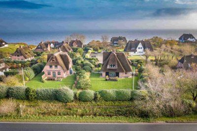 Luxuriöses Einzelhaus unter Reet in wattnaher Lage