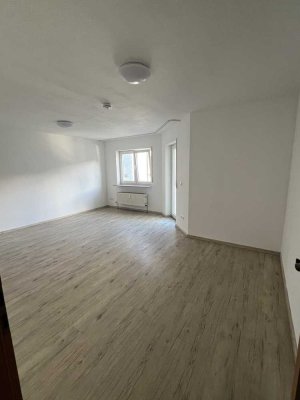 Moderne 1-Zimmer-Wohnung mit großem Balkon zu vermieten!