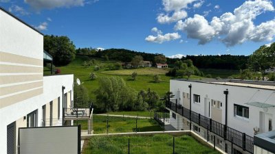 Der Preis ist heiß! Ihre Aussicht von der 4-Zimmer Eckgartenwohnung inkl. 2 KFZ-Stellplätzen! Nähe zu Graz nutzen!