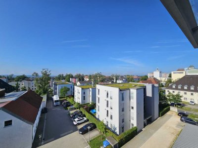 ... Moderne 3-Zimmer-Wohnung mit Südbalkon und Bergblick  in zentraler Lage und EBK...