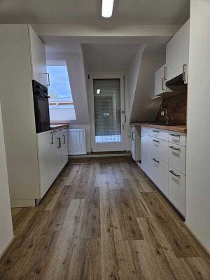 Schöne zweigeschossige  3 1/2-Zimmer DG-Wohnung mit Dachterrasse