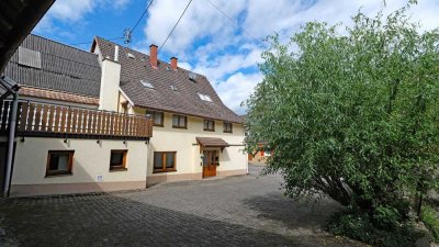 Charmanter Hof für Wohnen und Gewerbe im Herzen von Sulzburg