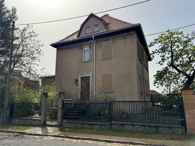 Herrliche 4-Zimmer- Wohnung mit Charme in einer Stadtvilla