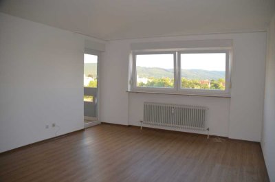 Gepflegte 2,5-Zimmer-Wohnung mit Loggia in Ettlingen