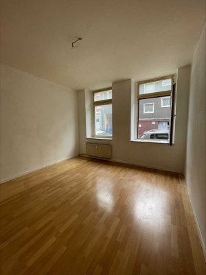 Single-/Studenten-Apartment sucht Nachmieter! Zentral nähe Essener Innenstadt + Uni!