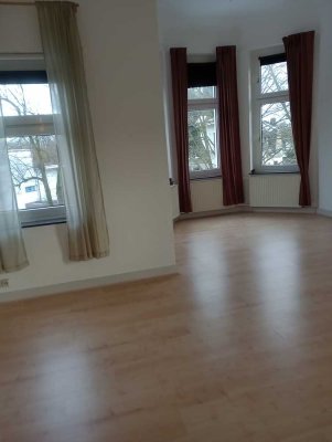 Schöne 1,5-Zimmer-Wohnung mit Einbauküche und Balkon in Essen-Bredeney