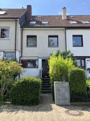 *Hi.-Bockfeld* 152 m² großes RMH mit Terrasse und Garten.