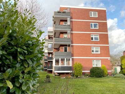 Großzügige 3- bis 4-Zimmerwohnung mit Balkon und Garage in Toplage von Heppens