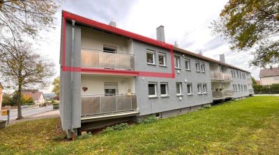 Helle Etagenwohnung mit Balkon