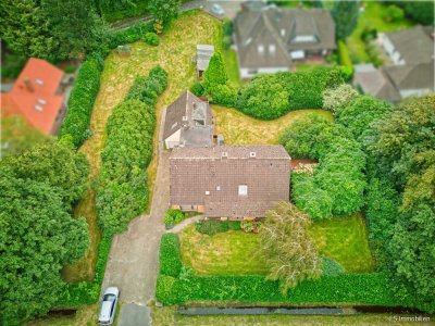 Sanierungsfähiges Mehrfamilienhaus auf einem traumhaften Grundstück