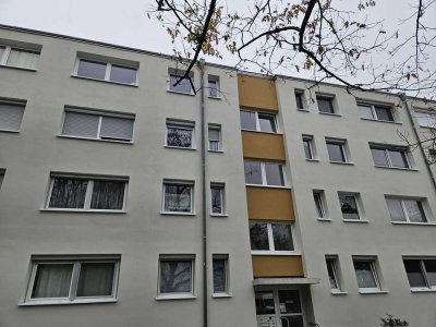 Gepflegte 3 Zi. Wohnung mit Balkon in Karlsruhe  PROVISIONSFREI !