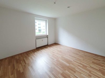 Für kleine Familien und Paare: Schöne 3 Zimmer mit Balkon!