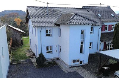 Stilvolles, energieeffizientes Einfamilienhaus mit Südgarten.