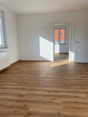 Markgröningen-tolle, sanierte 4 Zi-Whg mit Südbalkon und Gartenanteil