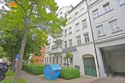 **Vermietete 5-Raum-Wohnung mit EBK und Balkon - perfekt zur Kapitalanlage!**