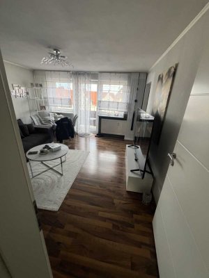 Geschmackvolle 4-Zimmer-Wohnung mit Balkon und Einbauküche in Augsburg