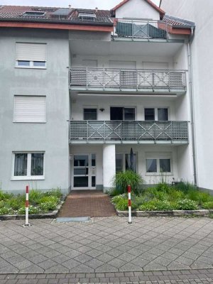 Lampertheim: Ebenerdige 2-Zimmer ETW in modernem MFH mit Fahrstuhl und Tiefgaragenstellplatz