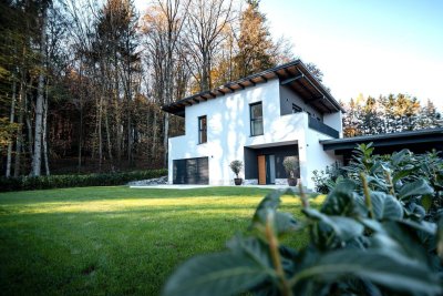 Schlüsselfertig! Modernes Architektenhaus in malerischer Natur! Plus Pool, Terrassen, Carports