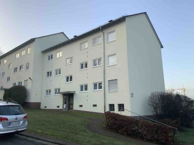 Helle 2-Zimmer Wohnung mit Balkon und neuen Bodenbelägen zu vermieten