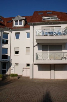 Gemütliche 2 Zimmer-Wohnung mit Balkon und EBK!