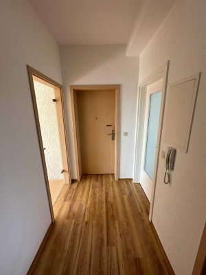 Helle 2-Zimmer Wohnung mit Fahrstuhl