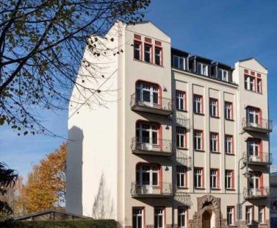 Traumhafte Maisonettewohnung mit 2 Balkonen in einem hochwertig sanierten Altbau !