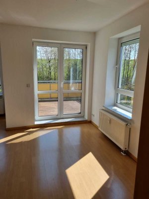 3 ZKB im DG (Maisonette) mit Einbauküche und Balkon in Nordhausen/Hesserode !